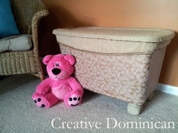Toys are one thing that are hard to keep organized. Small pieces make it a bit of a job. If you need some inspiration try one of these 25 Fun Toy Storage options - Tipsaholic, #sto