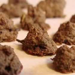 Cooking homemade snacks for pets is one way to show them how much we love them! Here are 25 homemade snacks for dogs, cats, birds, rabbits, and hamsters. Homemade Pet Treats via @t