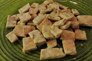 Cooking homemade snacks for pets is one way to show them how much we love them! Here are 25 homemade snacks for dogs, cats, birds, rabbits, and hamsters. Homemade Pet Treats via @t