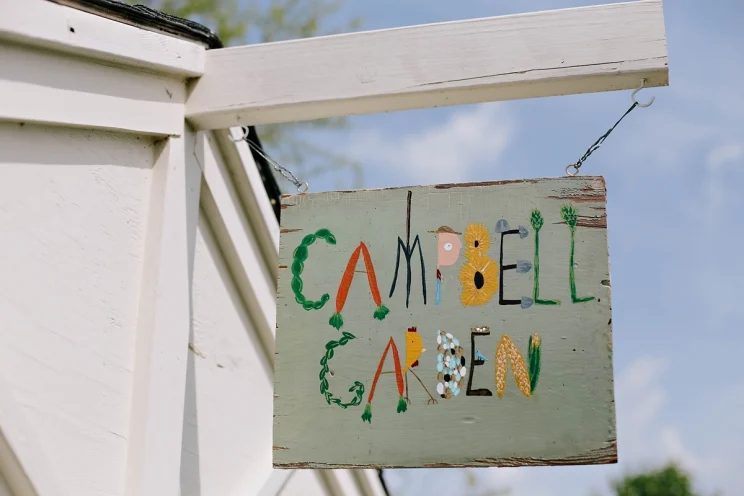 Involve your kids in your gardening this year, no matter how old they are. Here are 25 excellent options for gardening with kids, from toddlers to teenagers. 25 options for Gardeni