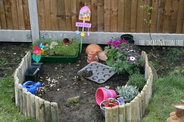 Involve your kids in your gardening this year, no matter how old they are. Here are 25 excellent options for gardening with kids, from toddlers to teenagers. 25 options for Gardeni