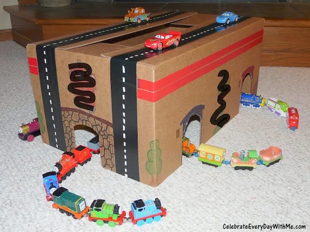 Too cold to play outside? Here are 25 indoor activities for toddlers and preschoolers that are fun and don't require a lot of time or materials! 25 Indoor Activities for Toddlers a