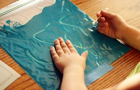 Too cold to play outside? Here are 25 indoor activities for toddlers and preschoolers that are fun and don't require a lot of time or materials! 25 Indoor Activities for Toddlers a