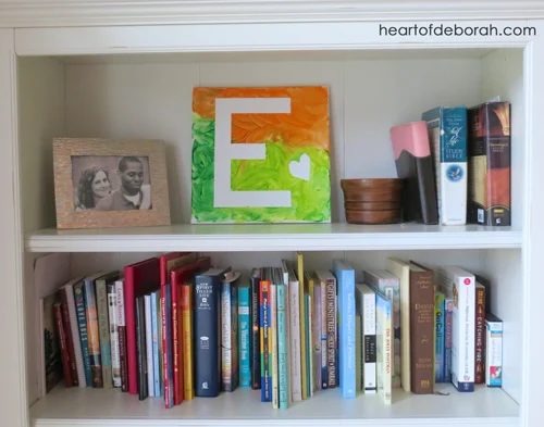Too cold to play outside? Here are 25 indoor activities for toddlers and preschoolers that are fun and don't require a lot of time or materials! 25 Indoor Activities for Toddlers a