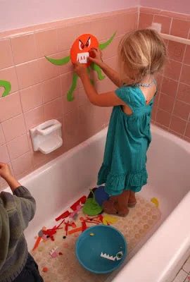 Too cold to play outside? Here are 25 indoor activities for toddlers and preschoolers that are fun and don't require a lot of time or materials! 25 Indoor Activities for Toddlers a