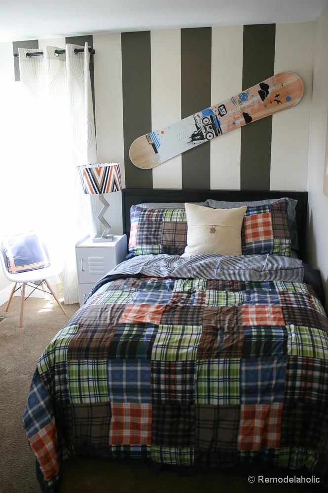 wall painting options: vertical striped wall for a teen boy's room