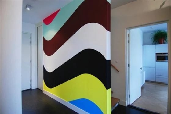 wavy painted stripes on wall, direct wall paint design option