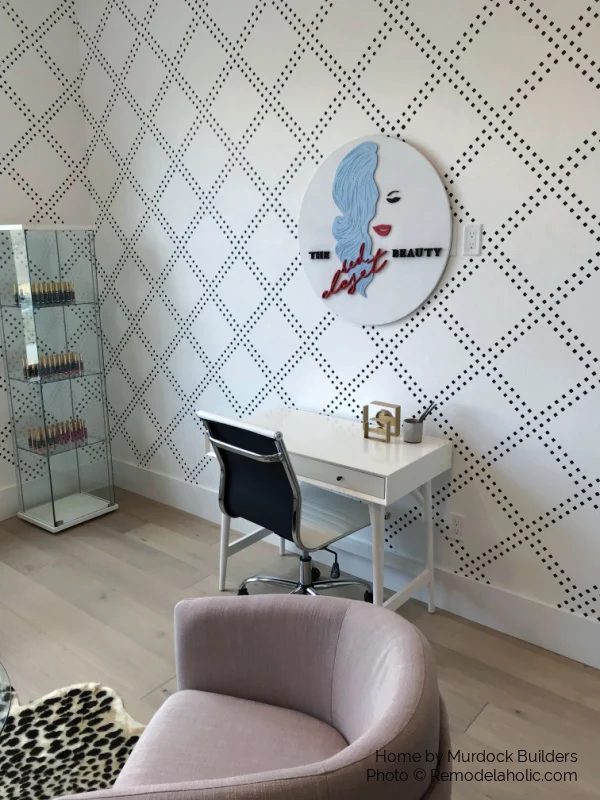 Creative Wall Painting options, Square Pattern Design Motif Accent Wall, Bekob UVPH18 H26