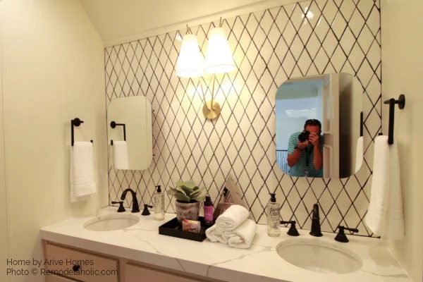 direct Wall Painting options For Bathrooms, Diamond Tile Wall With Black Grout, Bekob UVPH17 H04
