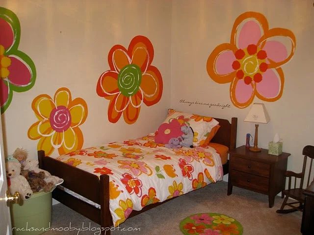 big-girl-room-with-hand-painted-flowers-handmade-wall-art-projects