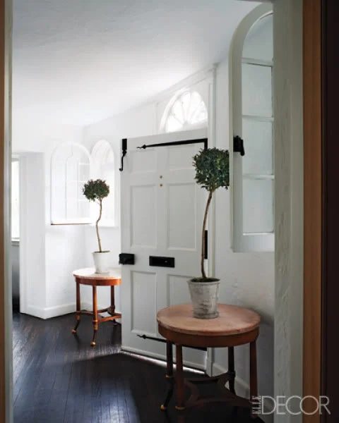 Elle Decor white entry