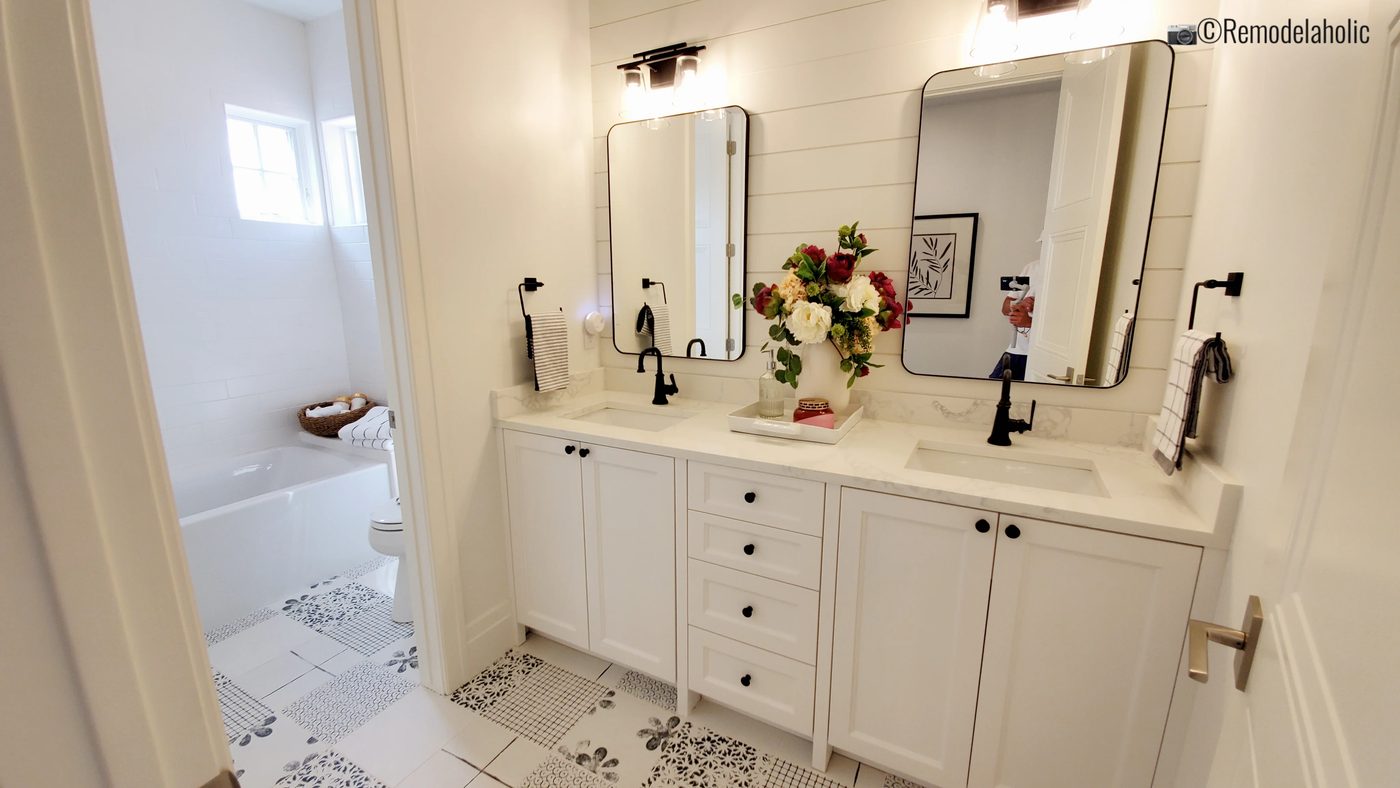 UVPH 2021 Home 15 Blake Miller Homes Designer Inouye Design, Photo by Bekob