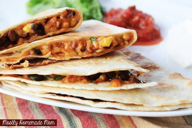 Quesadillas are so straightforward to make and your whole family will love eating them for lunch or dinner. Here are delicious 25 quesadilla recipes to try! 25 Quesadilla Recipes f