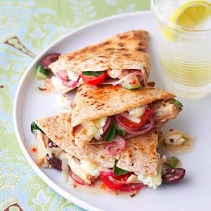 Quesadillas are so straightforward to make and your whole family will love eating them for lunch or dinner. Here are delicious 25 quesadilla recipes to try! 25 Quesadilla Recipes f