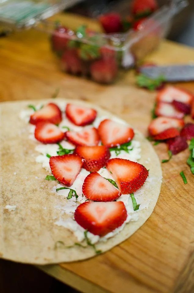 Quesadillas are so straightforward to make and your whole family will love eating them for lunch or dinner. Here are delicious 25 quesadilla recipes to try! 25 Quesadilla Recipes f