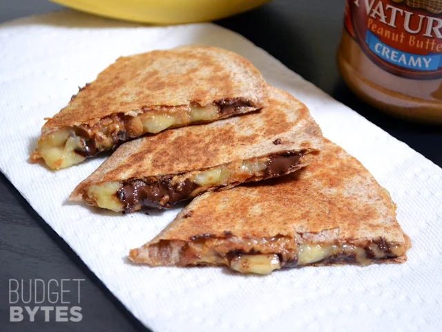 Quesadillas are so straightforward to make and your whole family will love eating them for lunch or dinner. Here are delicious 25 quesadilla recipes to try! 25 Quesadilla Recipes f