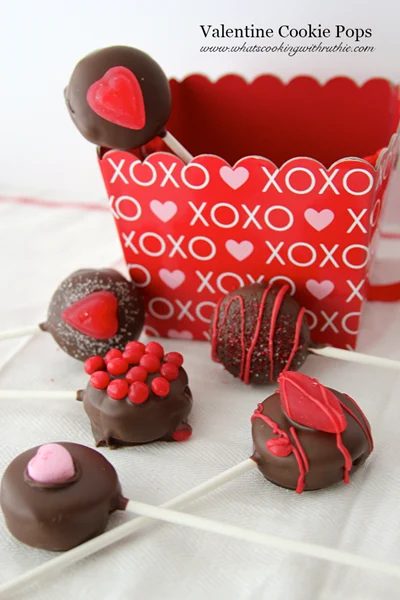 straightforward No Bake Cookie Pops
