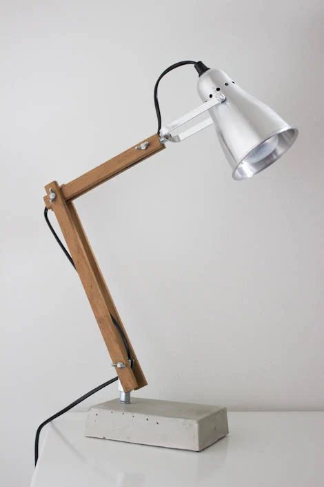 articulated lamp 25