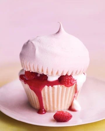 Martha Stewart Pink Merengue Cupcakes