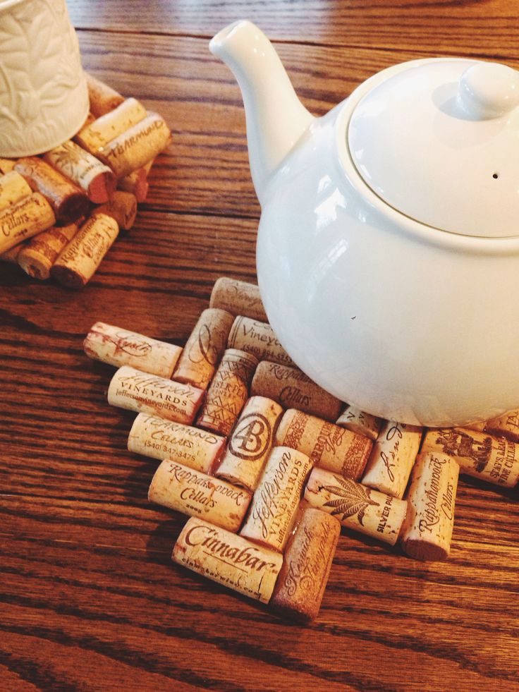 Do you save all of your wine corks? Here are 25 memorable wine cork Handmade options for you to try! 25 Wine Cork Handmade options via tipsaholic.com #wine #corks #handmade #projec