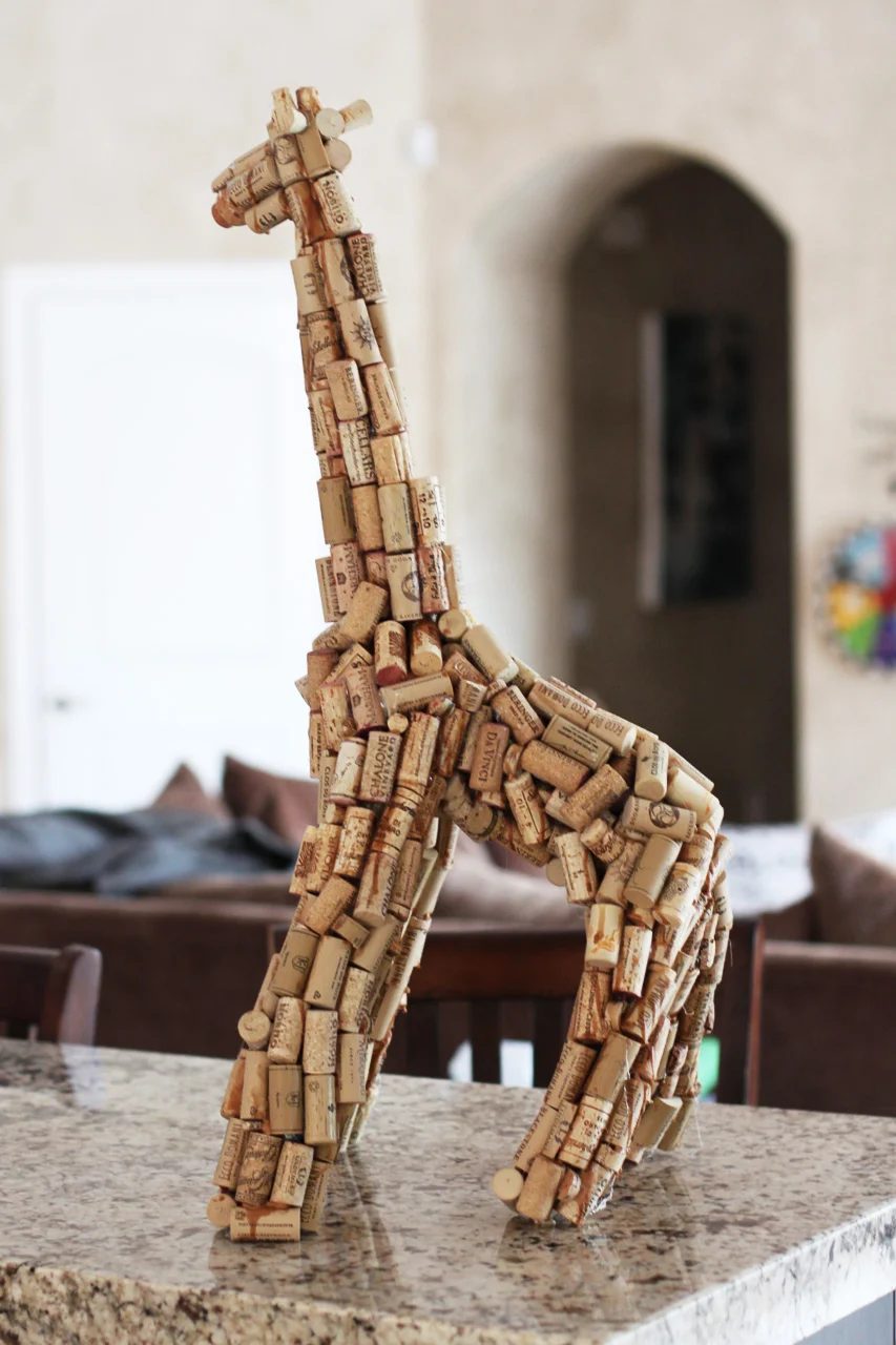 Do you save all of your wine corks? Here are 25 memorable wine cork Handmade options for you to try! 25 Wine Cork Handmade options via tipsaholic.com #wine #corks #handmade #projec