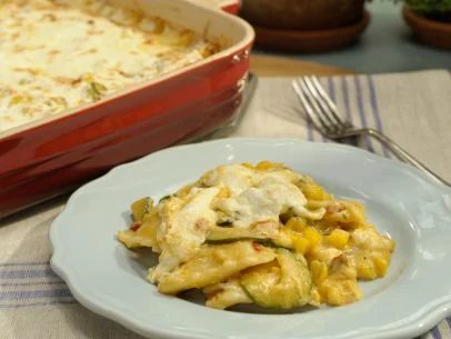 You’ll love this list of 26 delicious ravioli recipes - some use pre-made ravioli, others use homemade dough, two are paleo, and two are actually desserts! 26 memorable Ravioli Rec