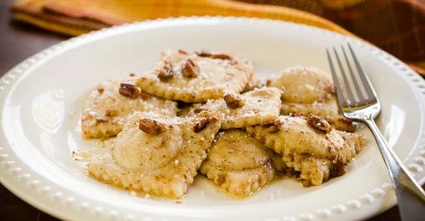 You’ll love this list of 26 delicious ravioli recipes - some use pre-made ravioli, others use homemade dough, two are paleo, and two are actually desserts! 26 memorable Ravioli Rec