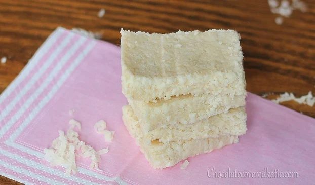 Sometimes you just want something sweet without having to turn on the oven. These 27 delicious no-bake desserts will hit the spot! 27 Scrumptious No-Bake Desserts via tipsaholic.co