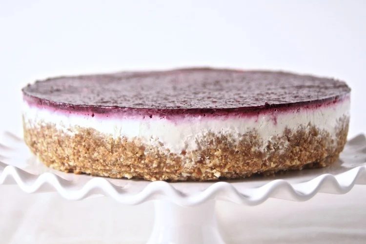 Sometimes you just want something sweet without having to turn on the oven. These 27 delicious no-bake desserts will hit the spot! 27 Scrumptious No-Bake Desserts via tipsaholic.co