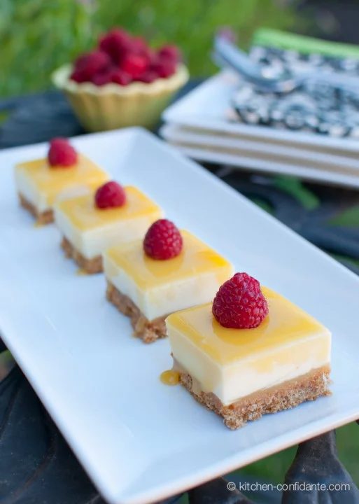 Sometimes you just want something sweet without having to turn on the oven. These 27 delicious no-bake desserts will hit the spot! 27 Scrumptious No-Bake Desserts via tipsaholic.co