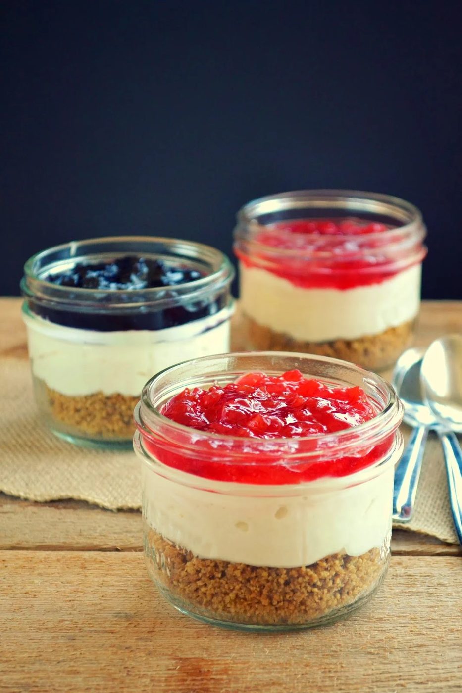 Sometimes you just want something sweet without having to turn on the oven. These 27 delicious no-bake desserts will hit the spot! 27 Scrumptious No-Bake Desserts via tipsaholic.co