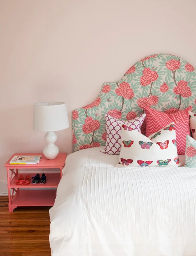 House of Turquoise coral and aqua room