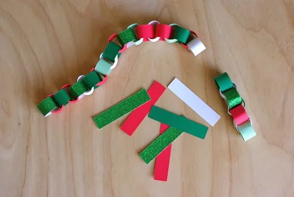 Elf on a Shelf options from the Cricut Design Team via Tipsaholic-024
