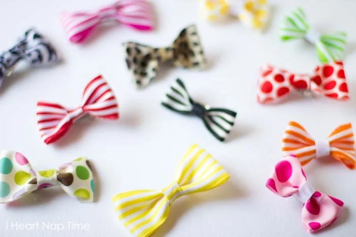 If you're tired of the same boring, store-bought stuff, try making your own Handmade hair accessories! Here're 30 of the best headbands, clips, bobbies and more. 30 Adorable Handma