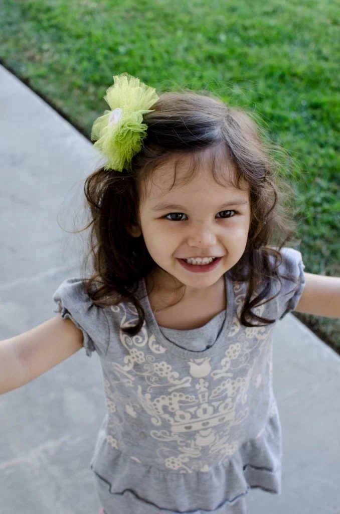 If you're tired of the same boring, store-bought stuff, try making your own Handmade hair accessories! Here're 30 of the best headbands, clips, bobbies and more. 30 Adorable Handma