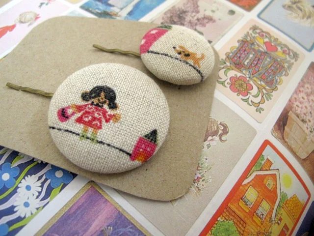 If you're tired of the same boring, store-bought stuff, try making your own Handmade hair accessories! Here're 30 of the best headbands, clips, bobbies and more. 30 Adorable Handma