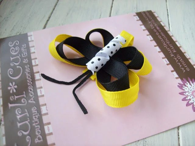 If you're tired of the same boring, store-bought stuff, try making your own Handmade hair accessories! Here're 30 of the best headbands, clips, bobbies and more. 30 Adorable Handma