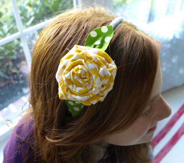 If you're tired of the same boring, store-bought stuff, try making your own Handmade hair accessories! Here're 30 of the best headbands, clips, bobbies and more. 30 Adorable Handma