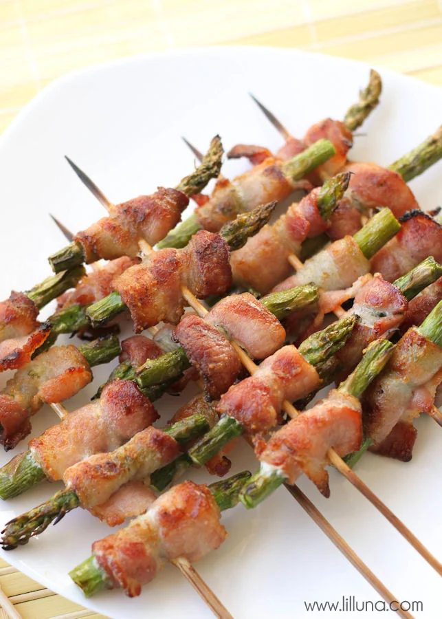 Asparagus, a tasty spring vegetable, can protect against heart disease and cancer. Eat more asparagus by trying these 30 delicious asparagus recipes! 30 Delicious Asparagus Recipes