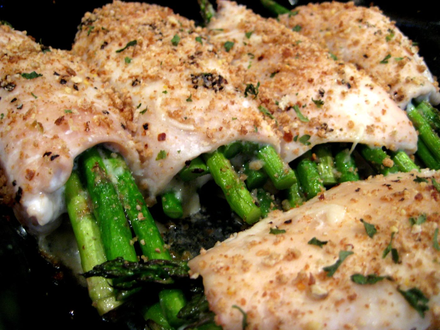 Asparagus, a tasty spring vegetable, can protect against heart disease and cancer. Eat more asparagus by trying these 30 delicious asparagus recipes! 30 Delicious Asparagus Recipes