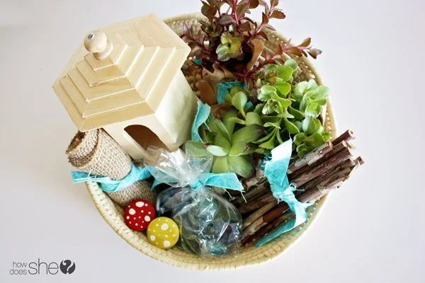 Tweens are sometimes hard to find gifts for. Rather than buy one make one with these 30 Christmas gifts to make your Tween featured on Bekob.com