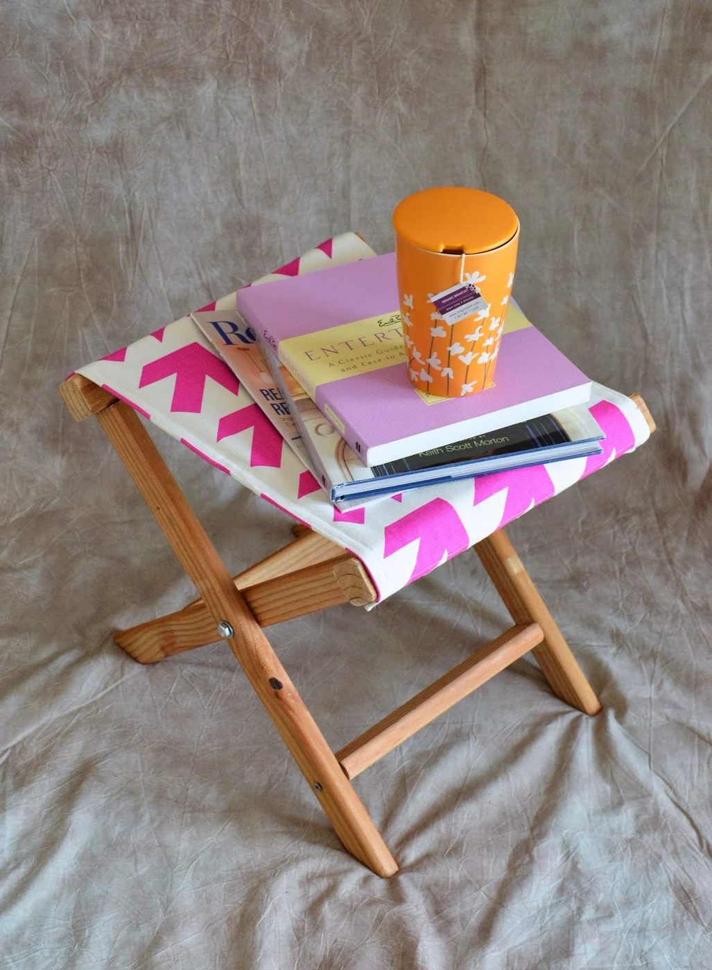 Tweens are sometimes hard to find gifts for. Rather than buy one make one with these 30 Christmas gifts to make your Tween featured on Bekob.com
