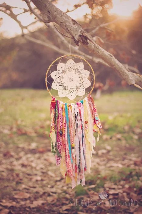 Tweens are sometimes hard to find gifts for. Rather than buy one make one with these 30 Christmas gifts to make your Tween featured on Bekob.com