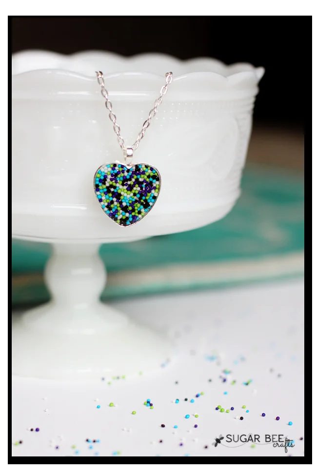 Tweens are sometimes hard to find gifts for. Rather than buy one make one with these 30 Christmas gifts to make your Tween featured on Bekob.com