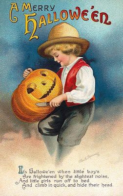 Add something fun and unique to your Halloween decor with one of these 30+ Free Printable Vintage Halloween Images featured on Bekob.com