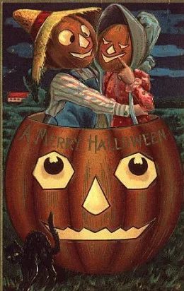Add something fun and unique to your Halloween decor with one of these 30+ Free Printable Vintage Halloween Images featured on Bekob.com