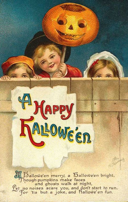 Add something fun and unique to your Halloween decor with one of these 30+ Free Printable Vintage Halloween Images featured on Bekob.com