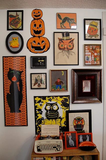 Add something fun and unique to your Halloween decor with one of these 30+ Free Printable Vintage Halloween Images featured on Bekob.com
