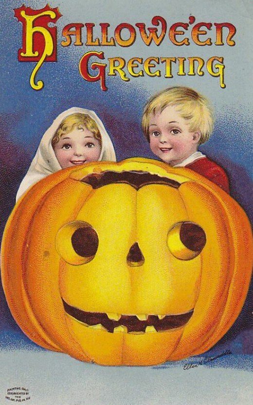 Add something fun and unique to your Halloween decor with one of these 30+ Free Printable Vintage Halloween Images featured on Bekob.com