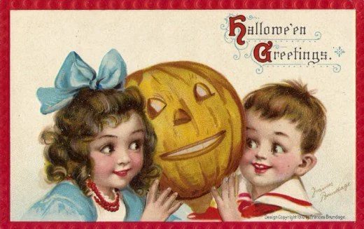 Add something fun and unique to your Halloween decor with one of these 30+ Free Printable Vintage Halloween Images featured on Bekob.com